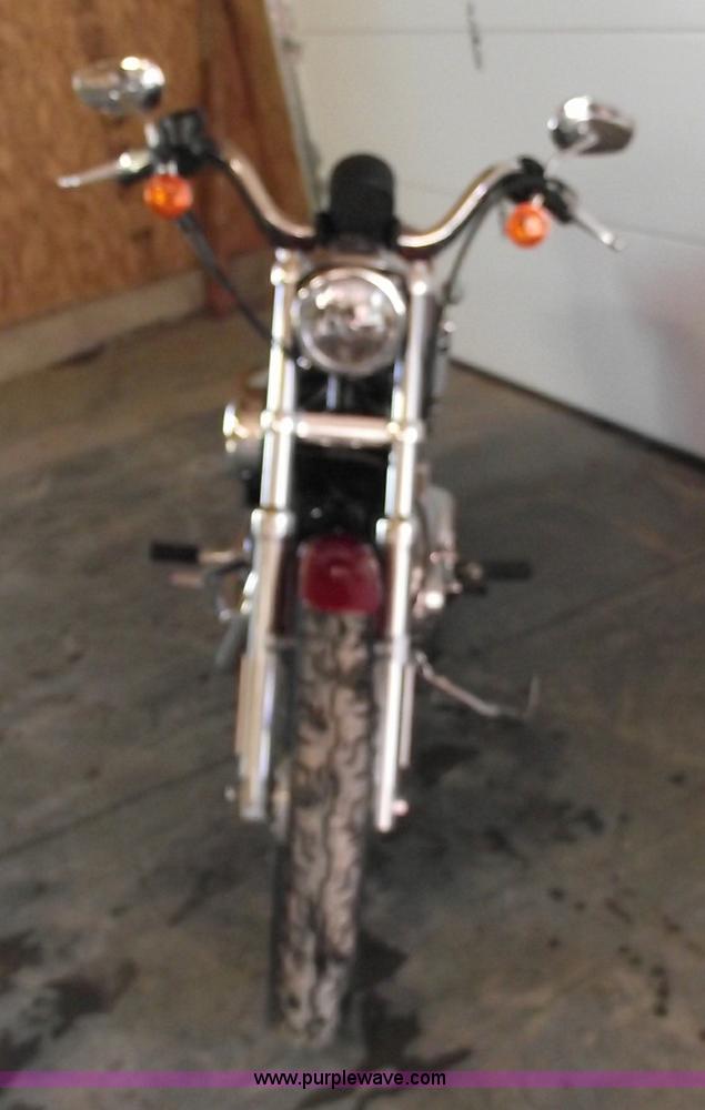 image for item 5438 2006 Harley Davidson 883 Low motorcycle