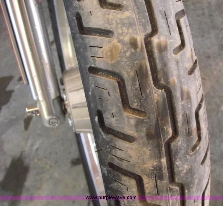 image for item 5438 2006 Harley Davidson 883 Low motorcycle