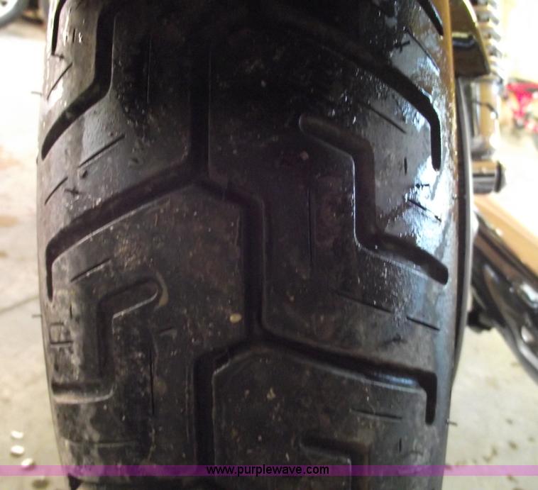 image for item 5438 2006 Harley Davidson 883 Low motorcycle