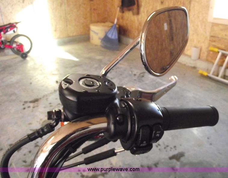 image for item 5438 2006 Harley Davidson 883 Low motorcycle