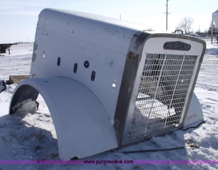 image for item 5466 Freightliner classic hood with grill