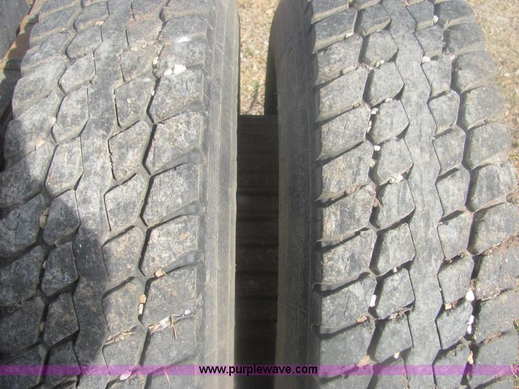 image for item 6865 1979 International semi truck