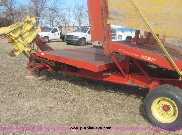 image for item 6870 New Holland 1032 Stack liner