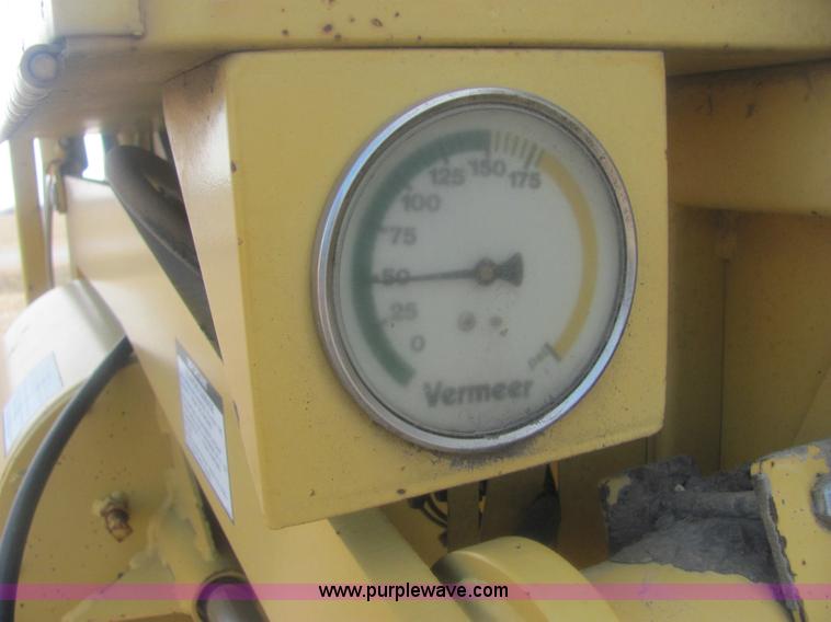 image for item 6871 Vermeer 604 Super J round baler