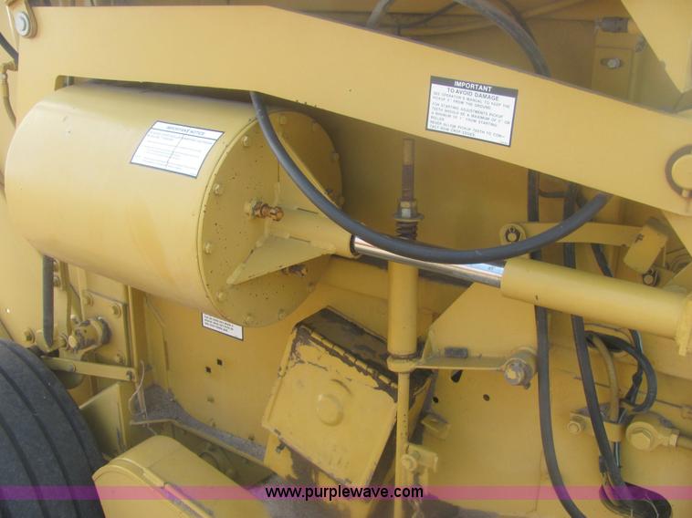 image for item 6871 Vermeer 604 Super J round baler