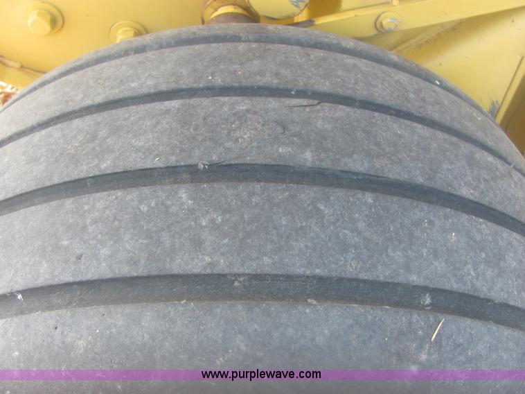 image for item 6871 Vermeer 604 Super J round baler