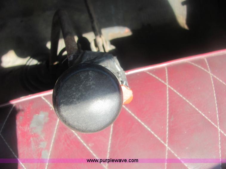 image for item 6934 1973 International Load Star 700 roll back truck