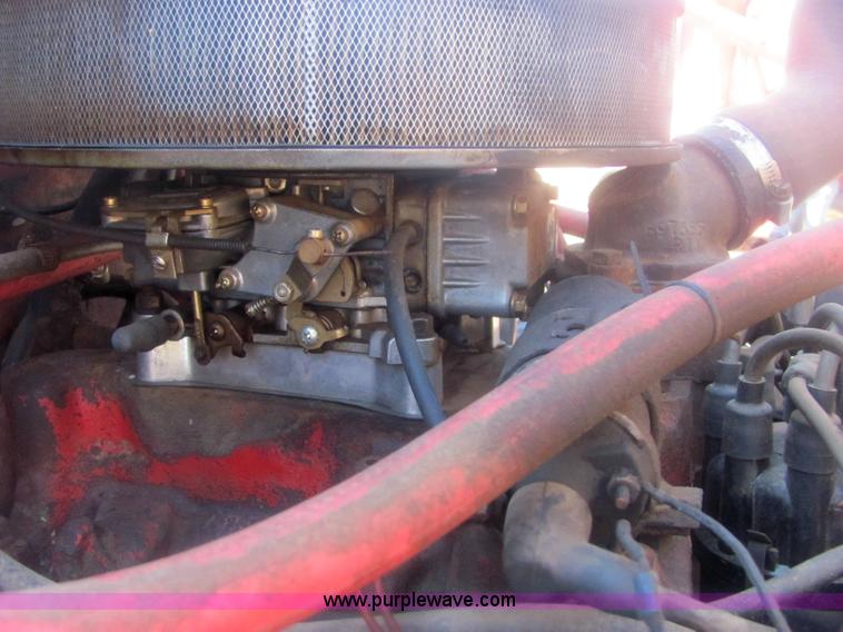 image for item 6934 1973 International Load Star 700 roll back truck