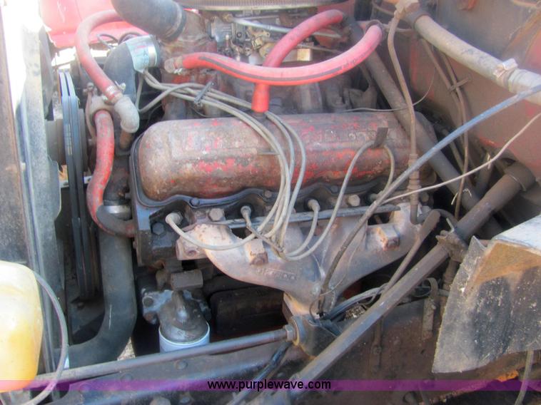 image for item 6934 1973 International Load Star 700 roll back truck