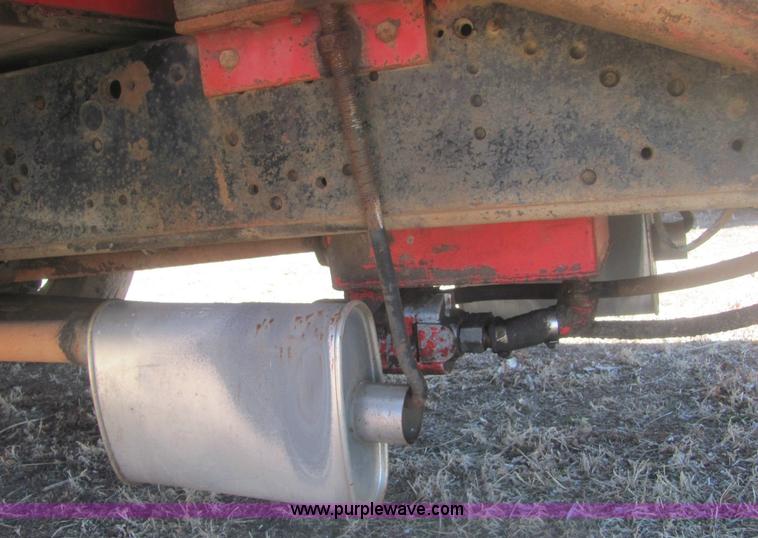 image for item 6934 1973 International Load Star 700 roll back truck