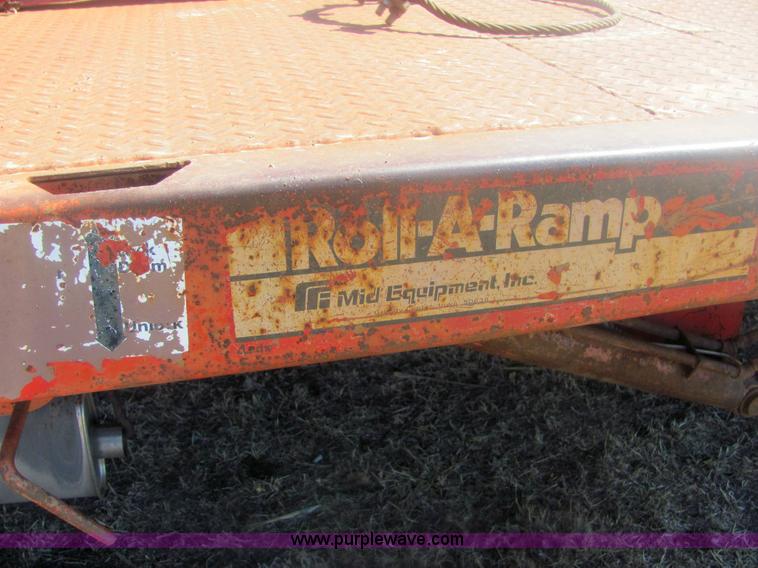 image for item 6934 1973 International Load Star 700 roll back truck