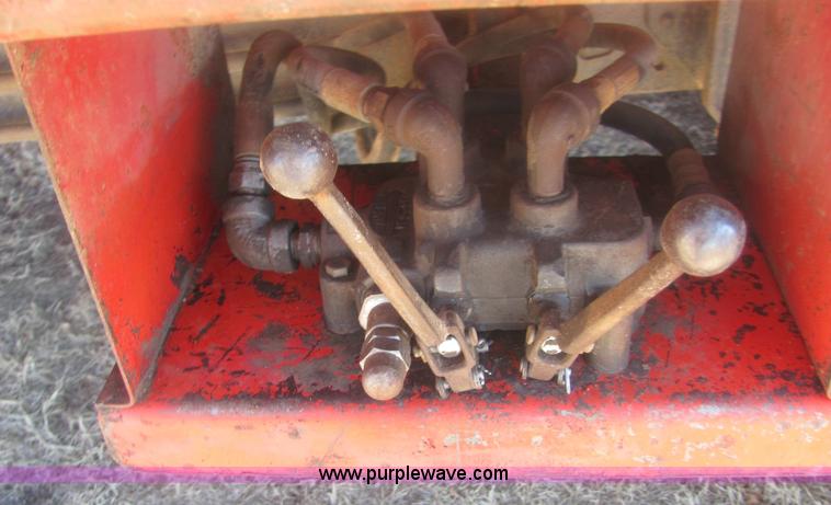 image for item 6934 1973 International Load Star 700 roll back truck