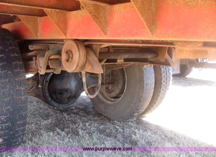 image for item 6934 1973 International Load Star 700 roll back truck