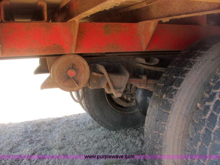 image for item 6934 1973 International Load Star 700 roll back truck
