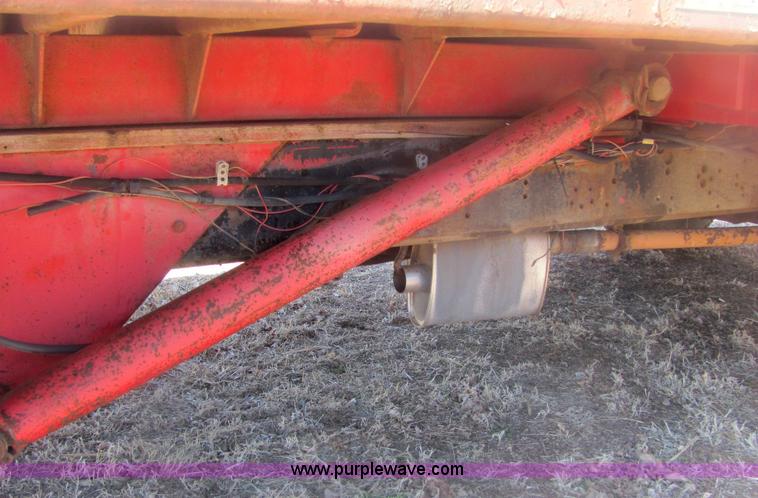 image for item 6934 1973 International Load Star 700 roll back truck