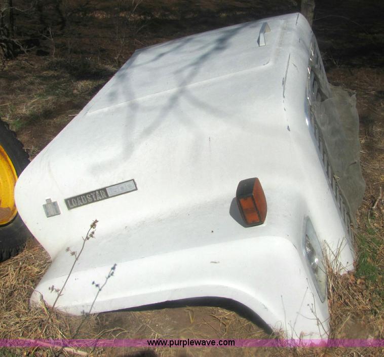 image for item 6934 1973 International Load Star 700 roll back truck