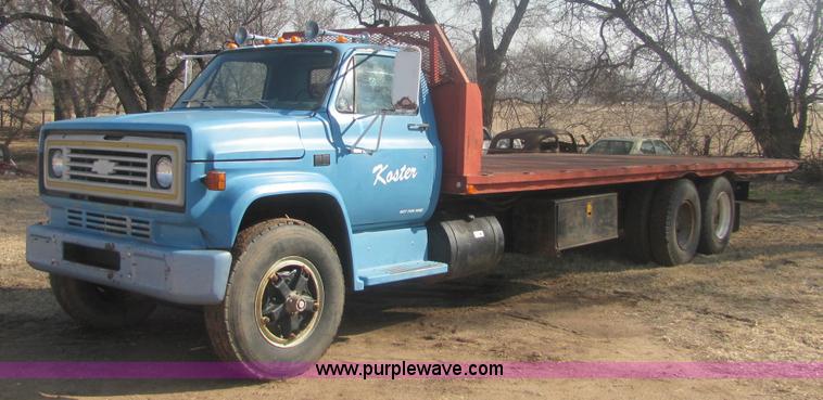 image for item 6935 1973 Chevrolet C70 roll back truck