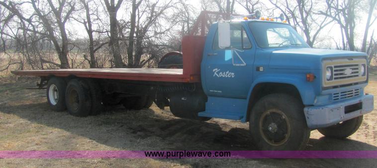 image for item 6935 1973 Chevrolet C70 roll back truck