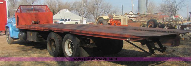 image for item 6935 1973 Chevrolet C70 roll back truck