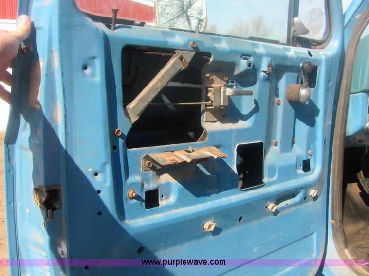 image for item 6935 1973 Chevrolet C70 roll back truck