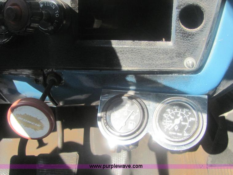 image for item 6935 1973 Chevrolet C70 roll back truck