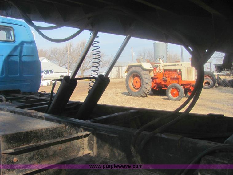 image for item 6935 1973 Chevrolet C70 roll back truck