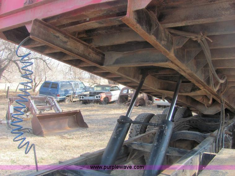 image for item 6935 1973 Chevrolet C70 roll back truck