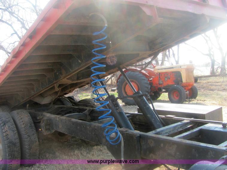 image for item 6935 1973 Chevrolet C70 roll back truck