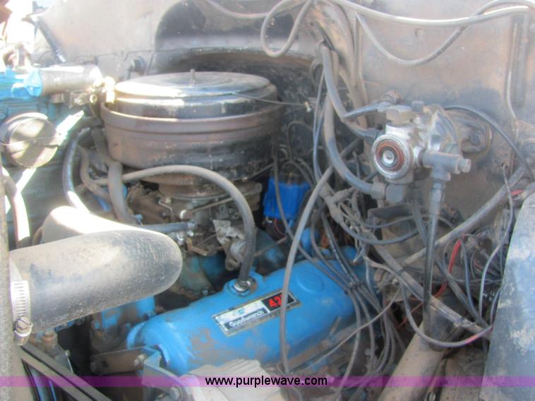 image for item 6935 1973 Chevrolet C70 roll back truck