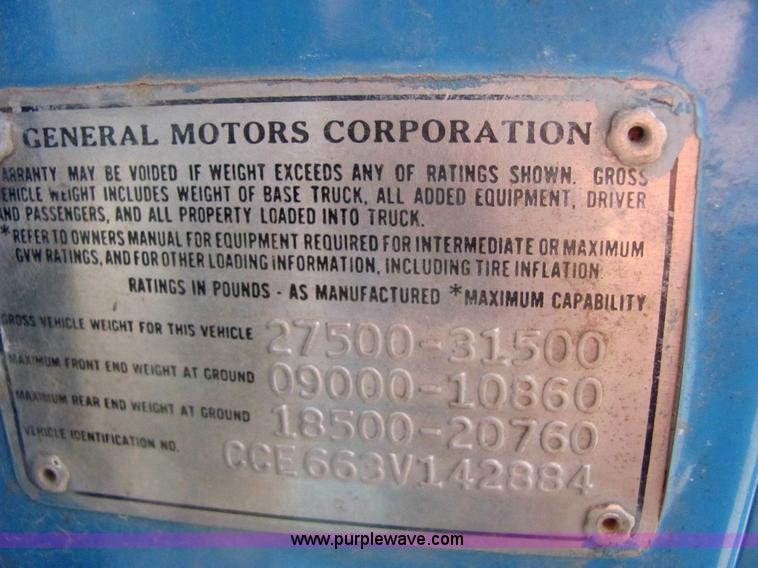 image for item 6935 1973 Chevrolet C70 roll back truck