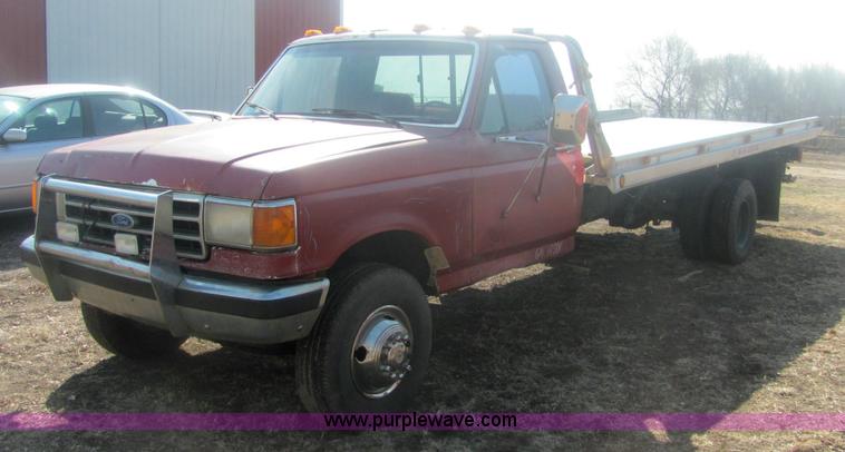 image for item 6936 1991 Ford F450 XLT Lariat roll back truck