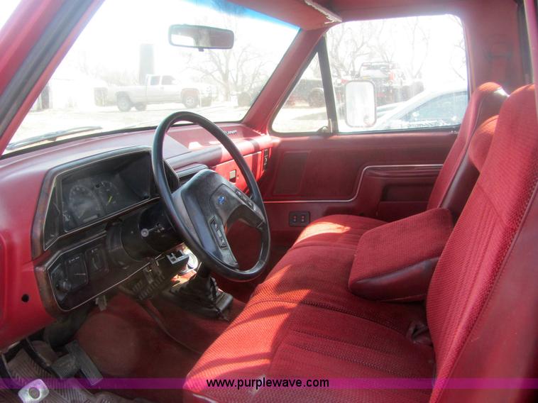 image for item 6936 1991 Ford F450 XLT Lariat roll back truck