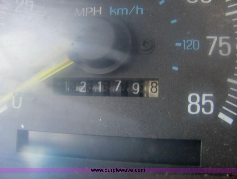 image for item 6936 1991 Ford F450 XLT Lariat roll back truck