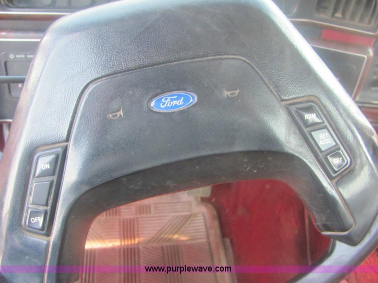 image for item 6936 1991 Ford F450 XLT Lariat roll back truck