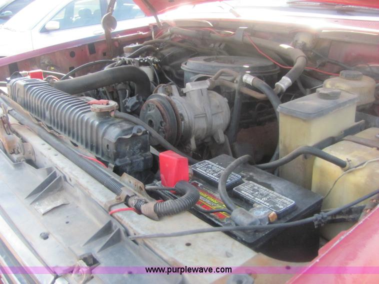 image for item 6936 1991 Ford F450 XLT Lariat roll back truck