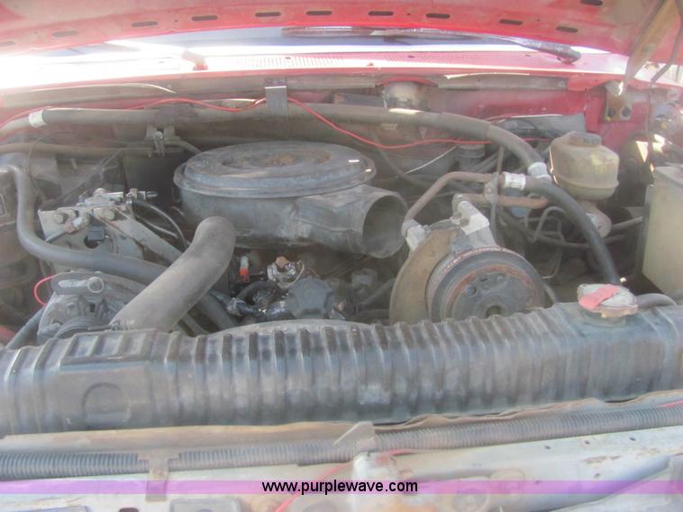 image for item 6936 1991 Ford F450 XLT Lariat roll back truck