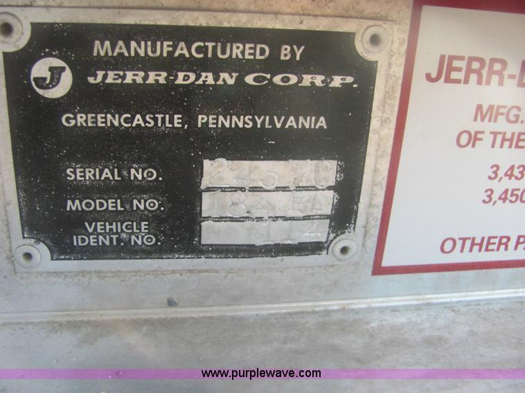 image for item 6936 1991 Ford F450 XLT Lariat roll back truck