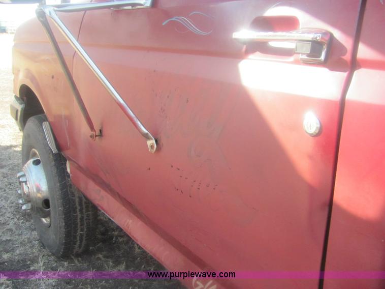 image for item 6936 1991 Ford F450 XLT Lariat roll back truck