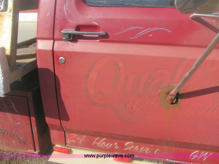 image for item 6936 1991 Ford F450 XLT Lariat roll back truck