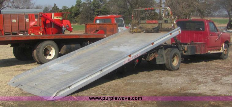 image for item 6936 1991 Ford F450 XLT Lariat roll back truck