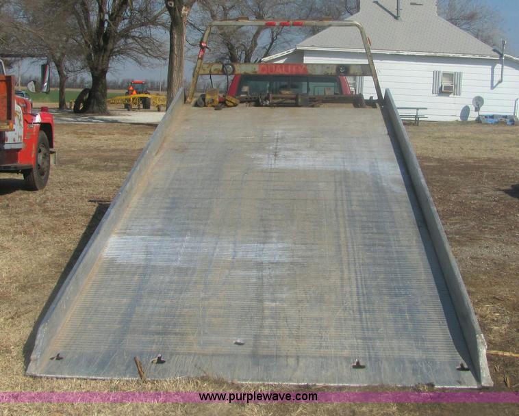 image for item 6936 1991 Ford F450 XLT Lariat roll back truck