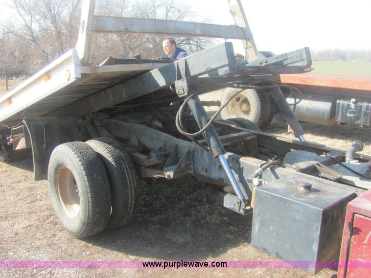 image for item 6936 1991 Ford F450 XLT Lariat roll back truck