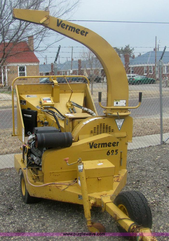 image for item 6947 Vermeer BC625 wood chipper