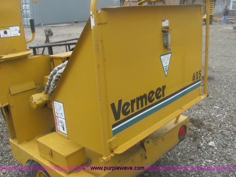 image for item 6947 Vermeer BC625 wood chipper