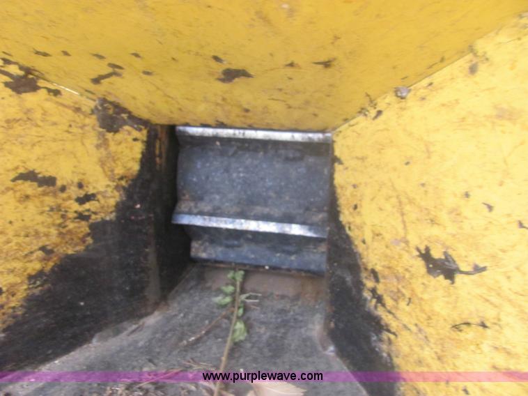 image for item 6947 Vermeer BC625 wood chipper