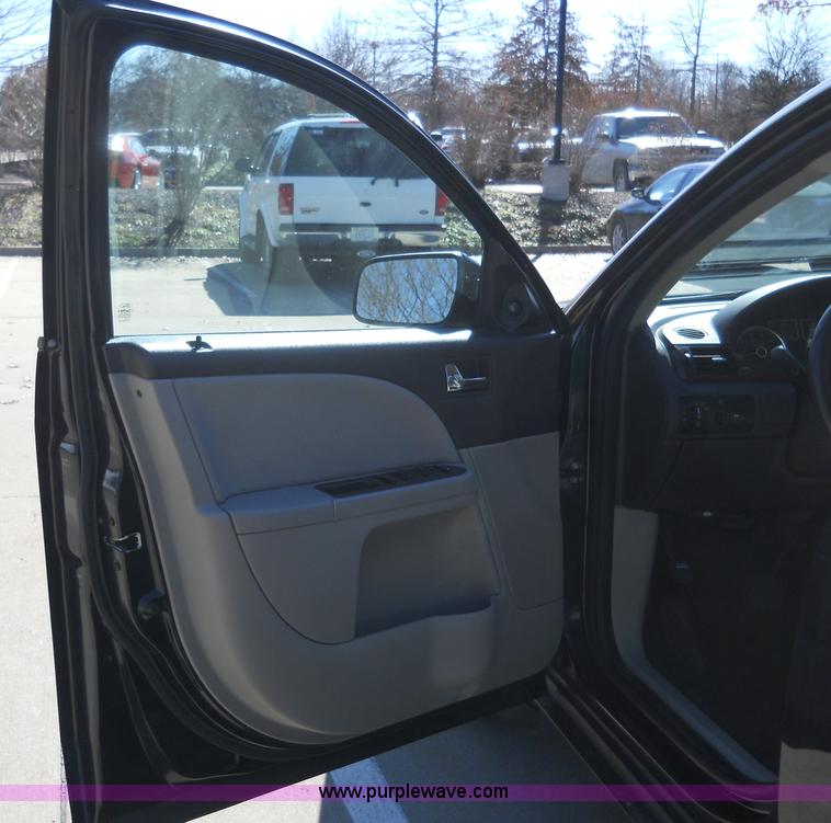 image for item 7779 2008 Ford Taurus SEL