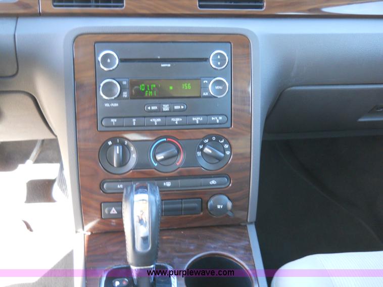 image for item 7779 2008 Ford Taurus SEL