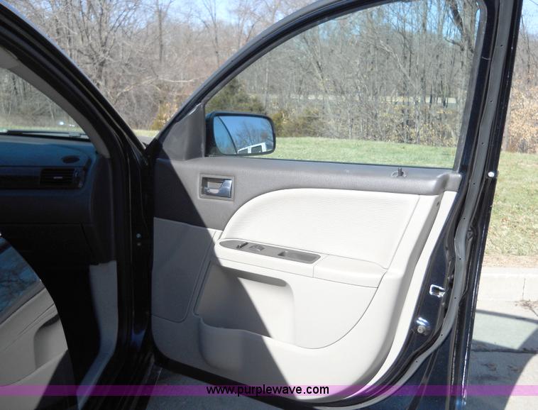 image for item 7779 2008 Ford Taurus SEL