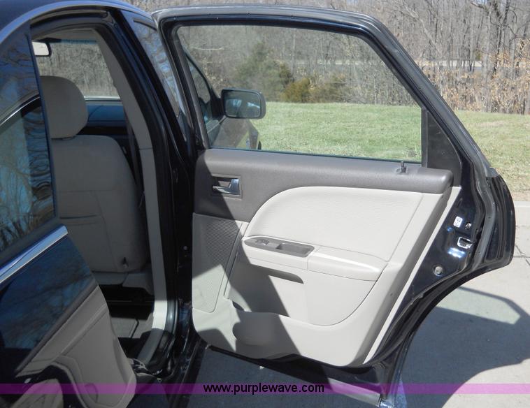 image for item 7779 2008 Ford Taurus SEL