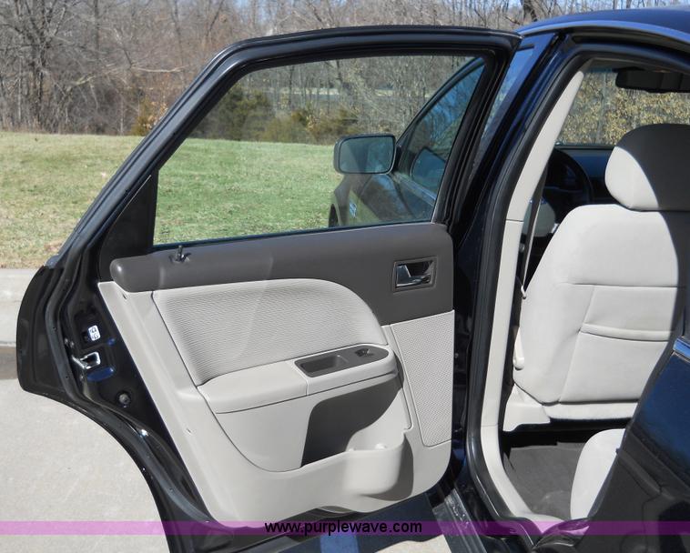 image for item 7779 2008 Ford Taurus SEL